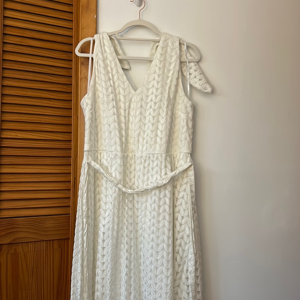 White lace maxi dress